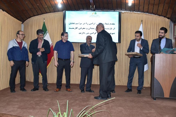 برگزاری مراسم تقدیر از کارمندان نمونه پردیس منابع طبیعی و علوم دریایی نور