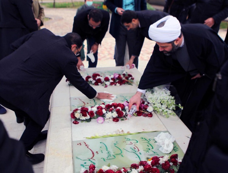 مراسم غبار روبی مزار شهدای گمنام دانشگاه برگزار شد