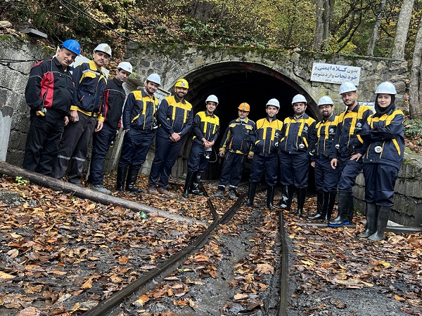 بازدید دانشجویان گروه مکانیک سنگ از معدن زغال سنگ گلند